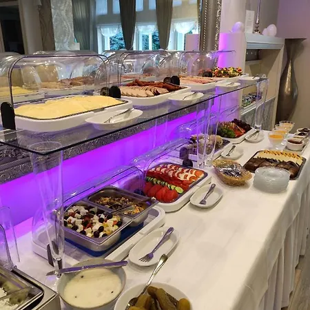 Bialy Dom Henlex Restauracja بوزنان