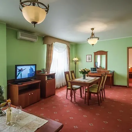 Bialy Dom Henlex Restauracja فندق بوزنان