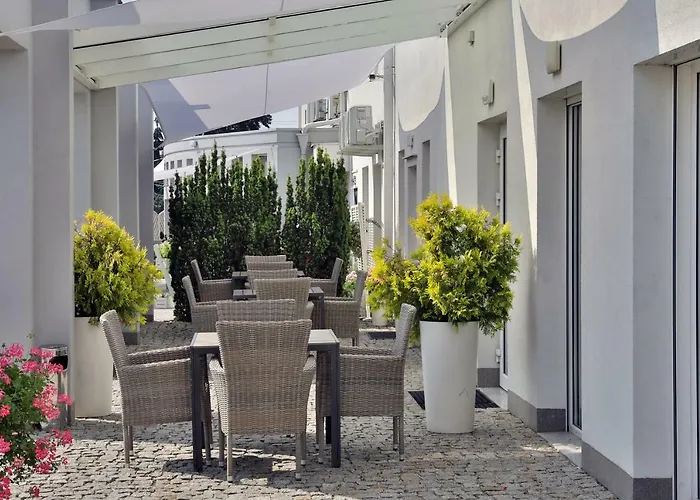 Bialy Dom Henlex Restauracja Hotel