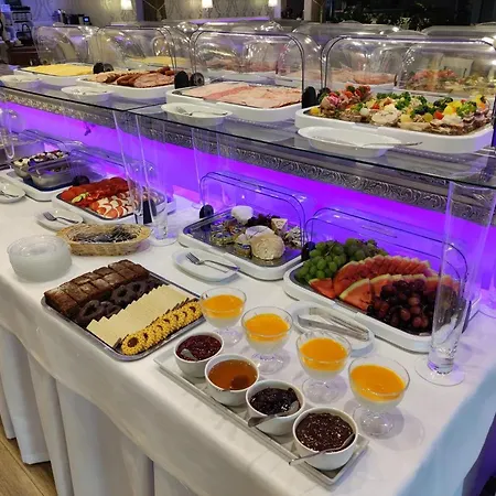 Bialy Dom Henlex Restauracja מלון פוזנן