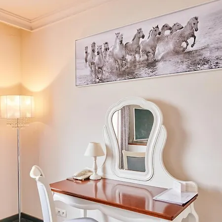 Bialy Dom Henlex Restauracja Hotel 3*