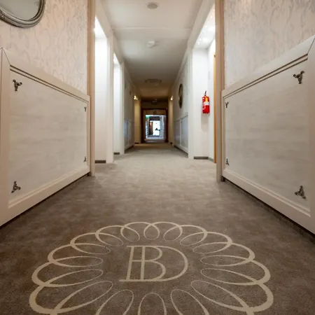Hotel Bialy Dom Henlex Restauracja 3*