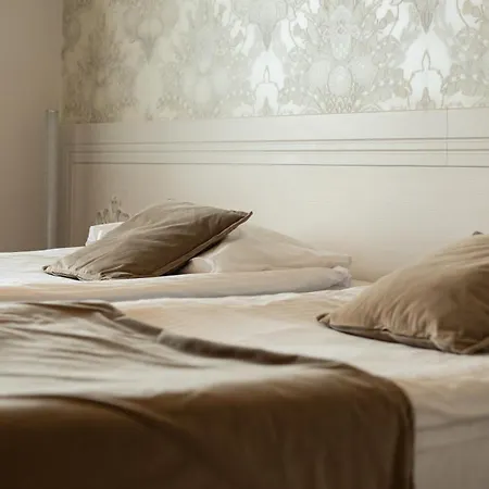 Bialy Dom Henlex Restauracja Hotel 3*