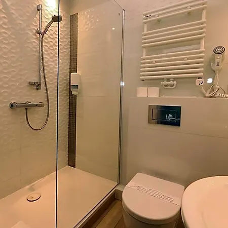Bialy Dom Henlex Restauracja Hotel 3*