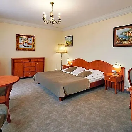 Bialy Dom Henlex Restauracja Hotel Poznan