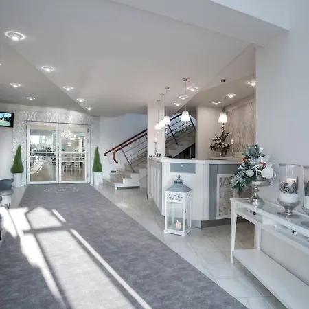 Bialy Dom Henlex Restauracja Hotel