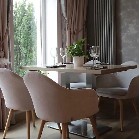 Hotel Bialy Dom Henlex Restauracja Poznaň