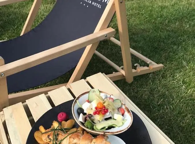 Bialy Dom Henlex Restauracja Szálloda 3*