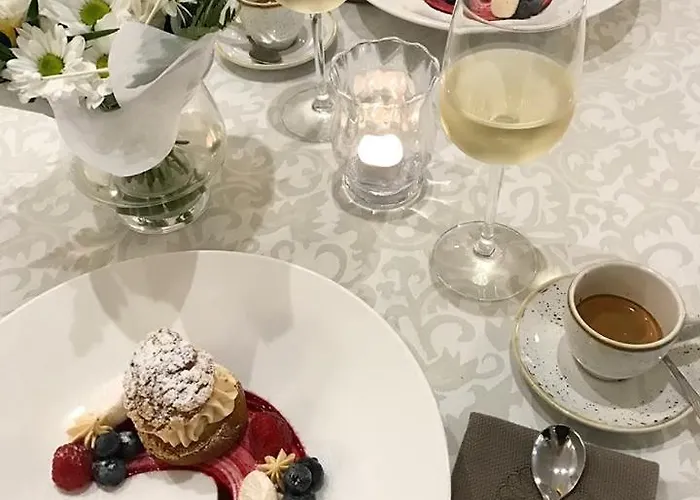 Bialy Dom Henlex Restauracja Szálloda 3*