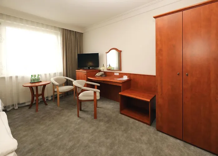 Bialy Dom Henlex Restauracja Szálloda