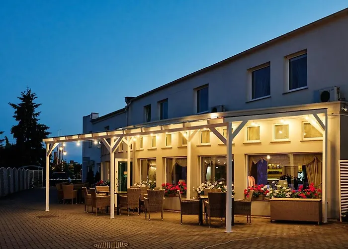 Bialy Dom Henlex Restauracja Szálloda 3*