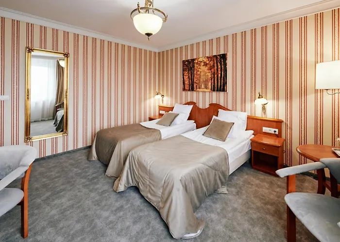 Bialy Dom Henlex Restauracja Szálloda