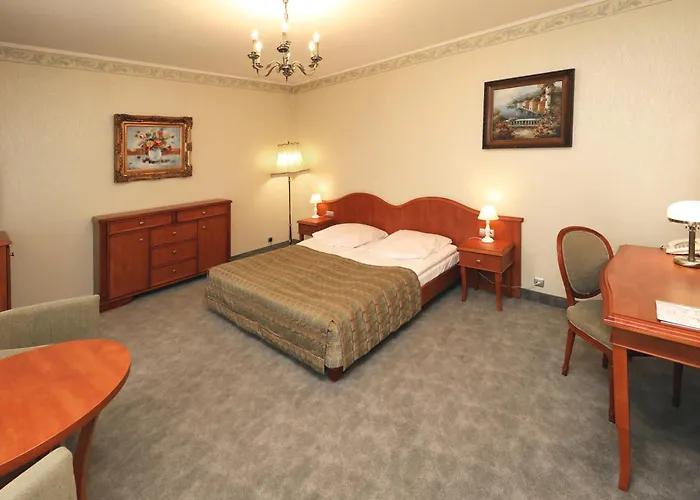 Bialy Dom Henlex Restauracja Szálloda