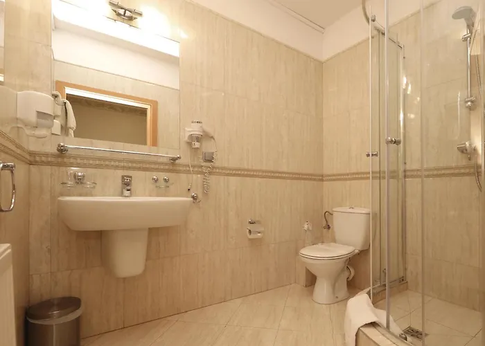 Bialy Dom Henlex Restauracja Szálloda