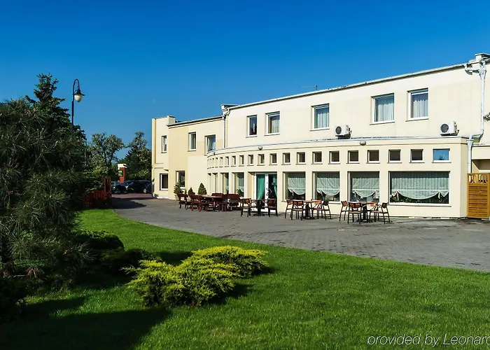 Bialy Dom Henlex Restauracja Szálloda 3*