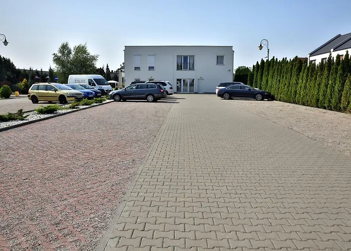 Bialy Dom Henlex Restauracja Szálloda 3*